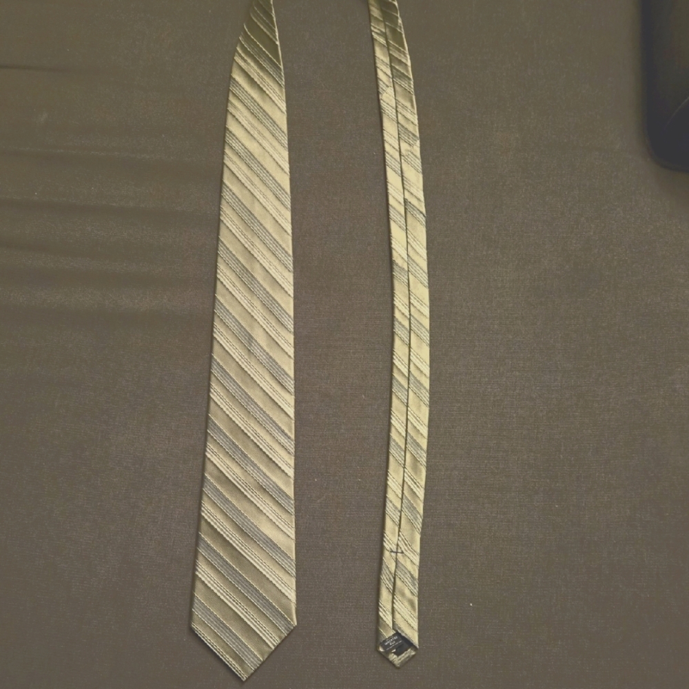 Silver Perry Ellis Tie